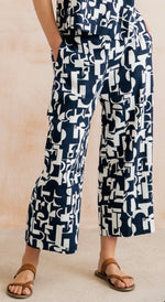 LM26081 BELLA LINEN BLEND SHELL TOP NAVY