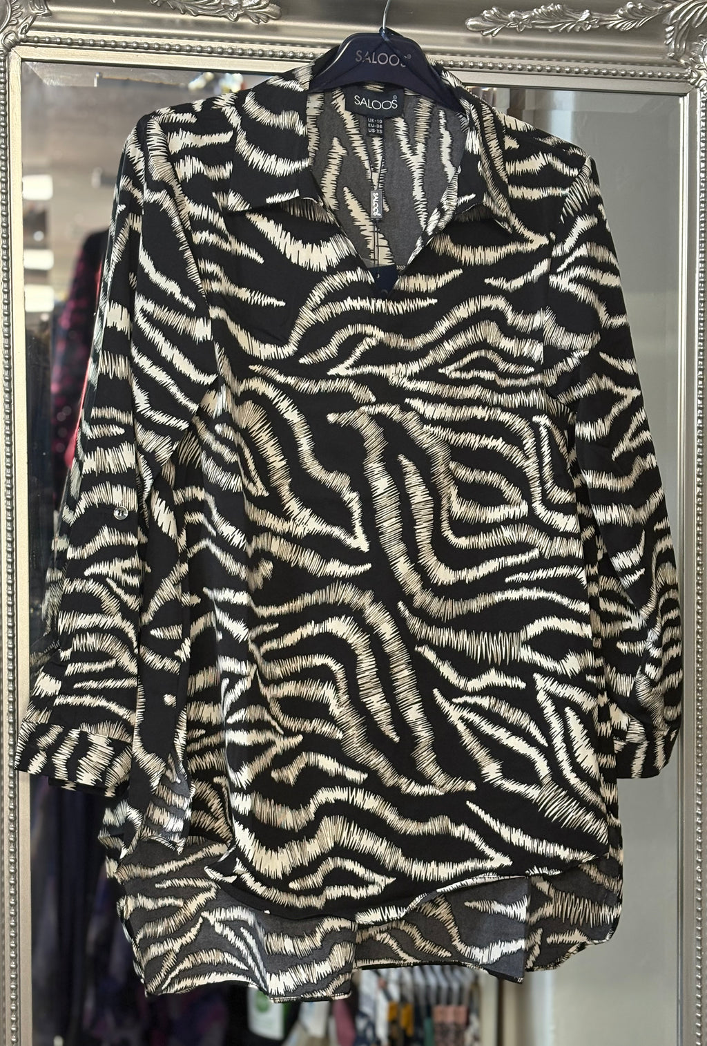 7600 Black Printed Top