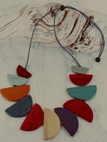 FB1403GN WOODEN HALF MOON FAN NECKLACE