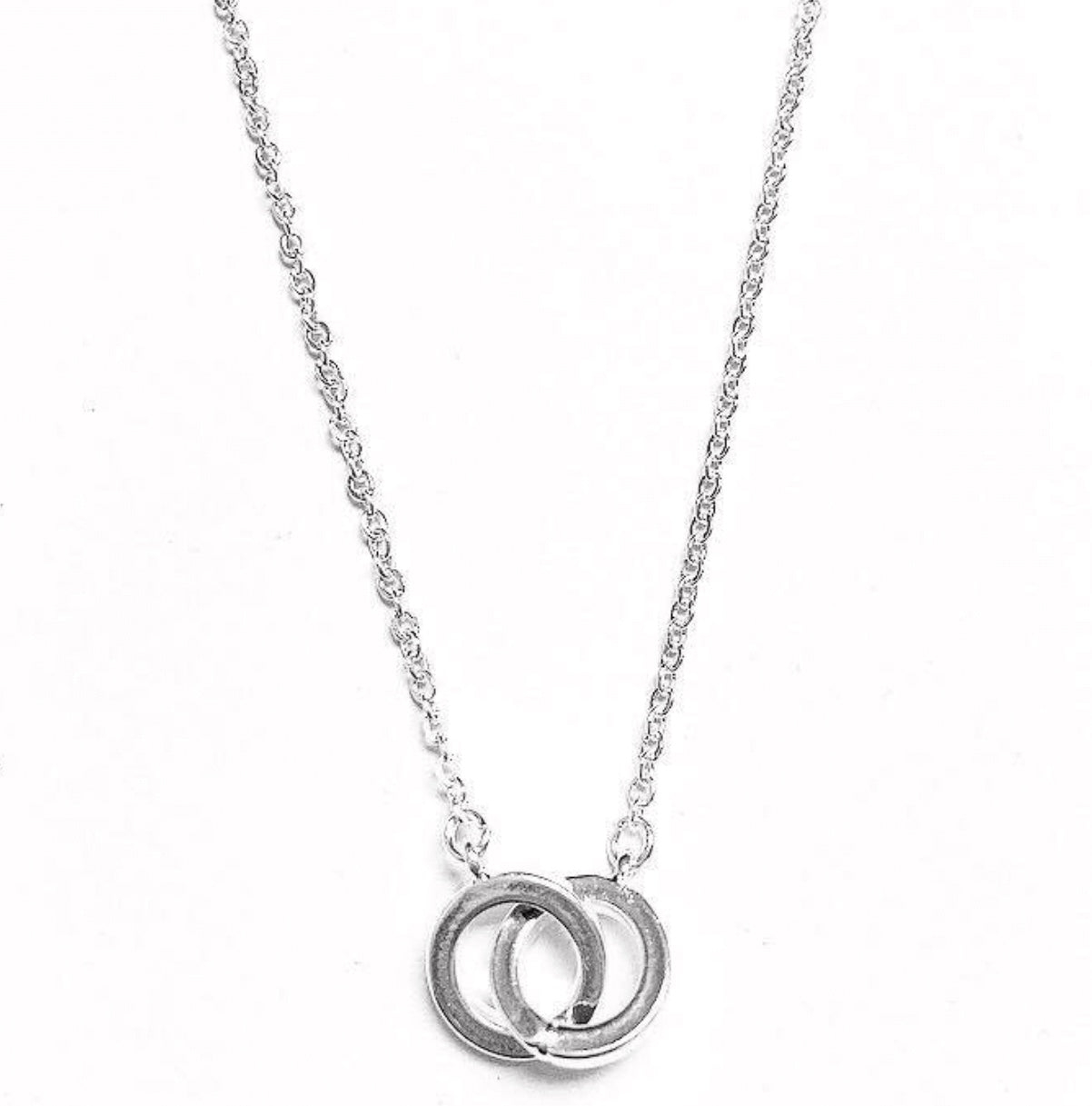 T9567 Love Circle Pendant