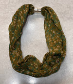 SHMM1387 Floral Print Magnetic Scarf/Necklace