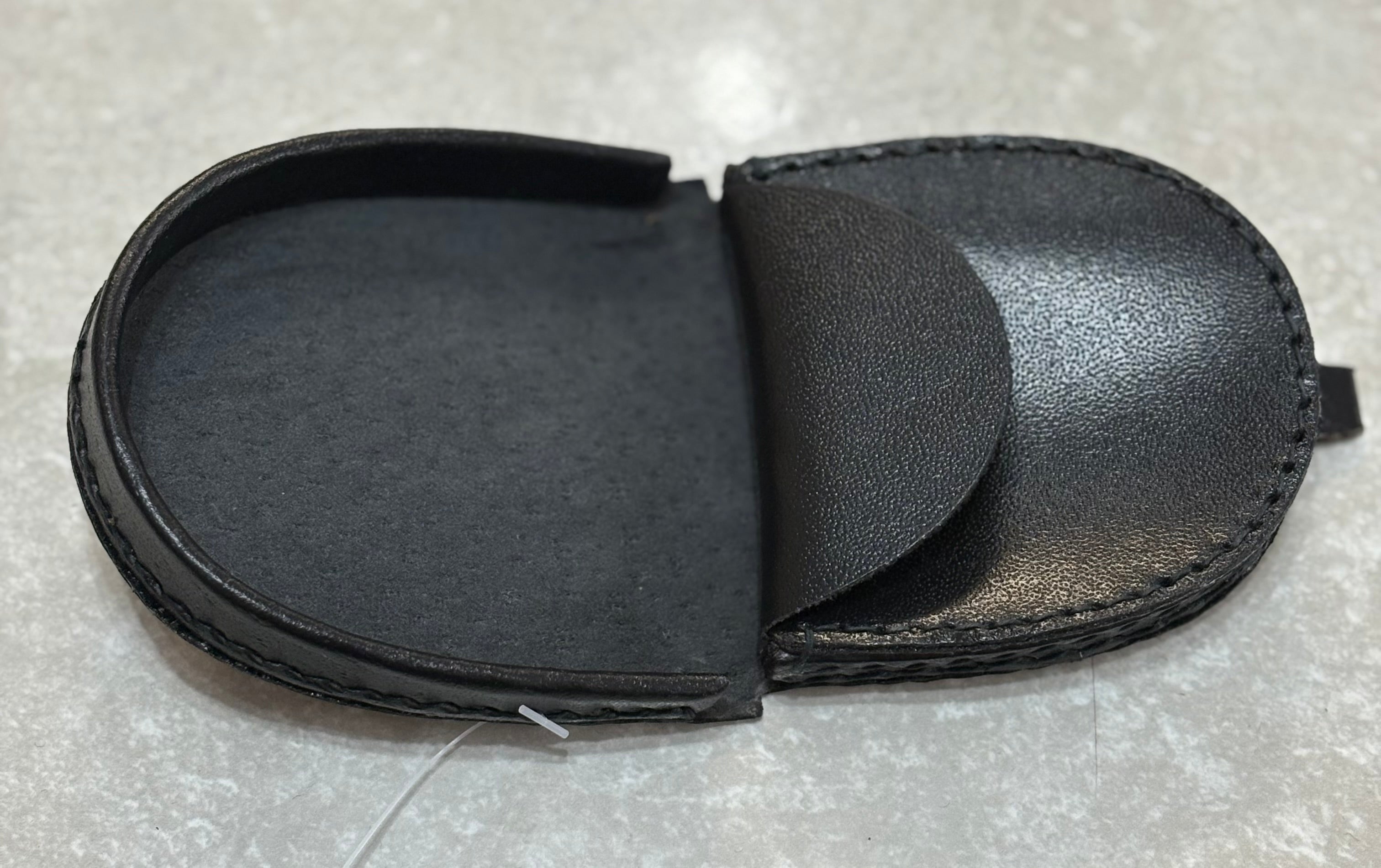 SL05 Horseshoe Wallet