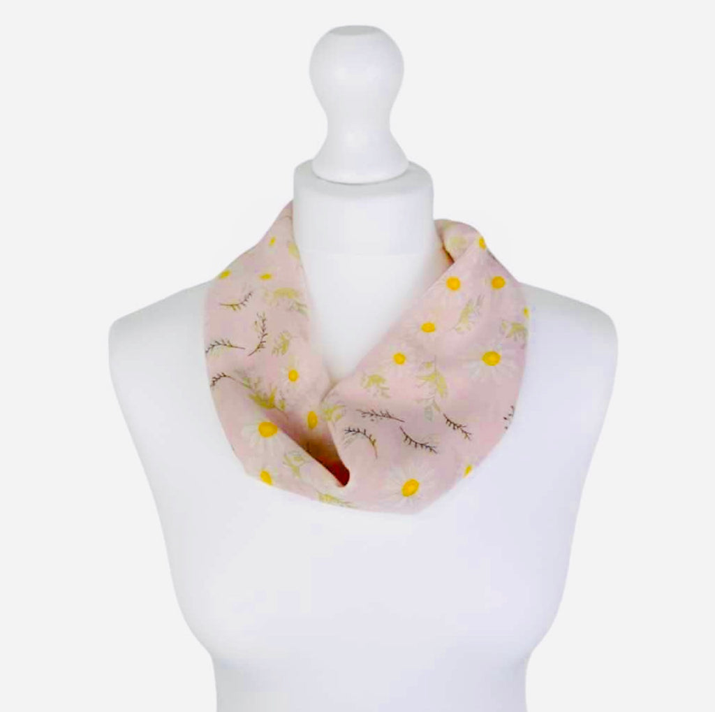 710 Daisy Magnetic Scarf