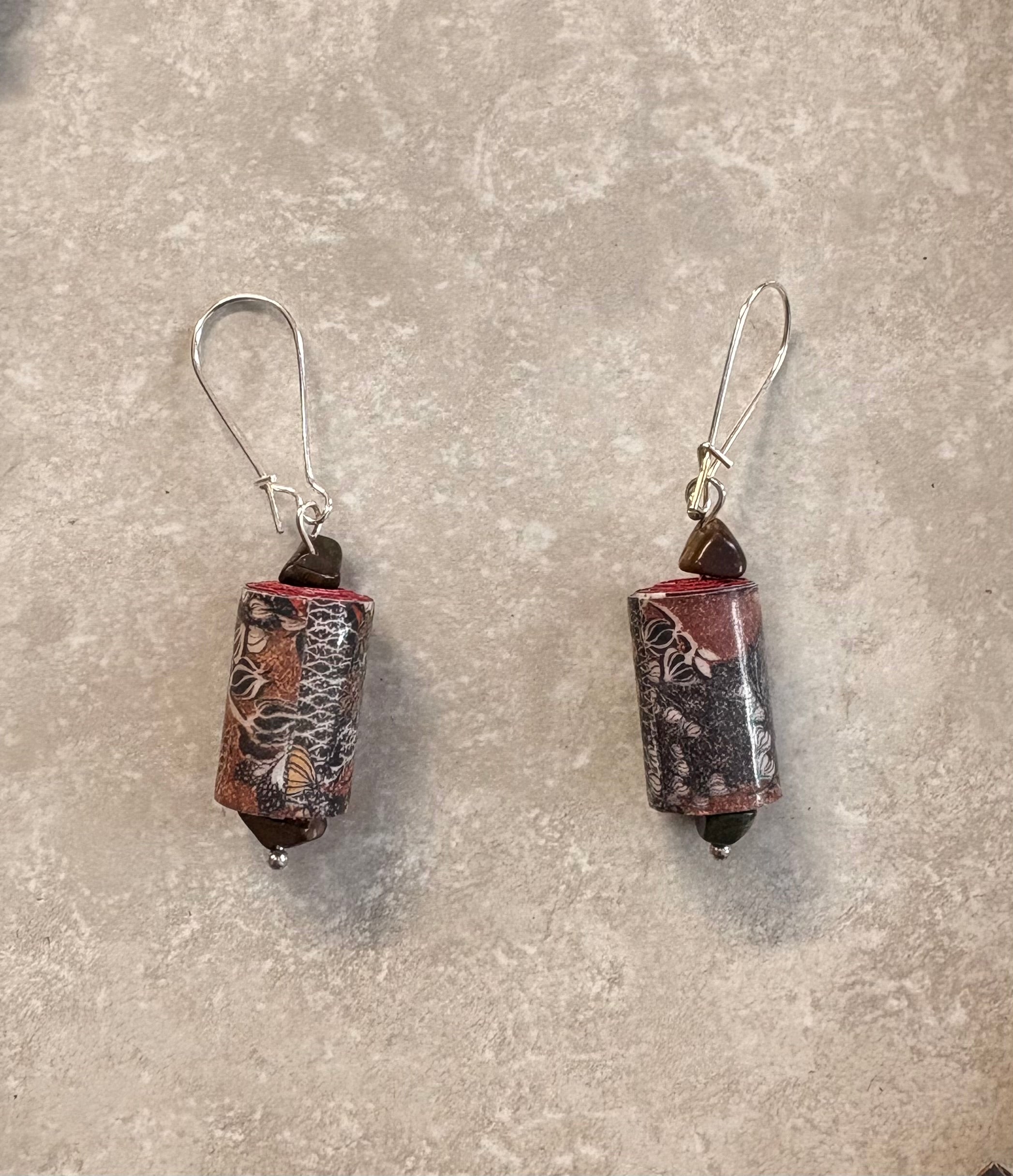 001 Paper Bead Necklace