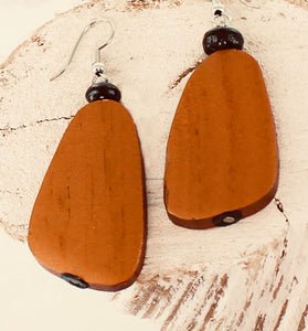 FB1321 WOODEN PEBBLE EARRINGS