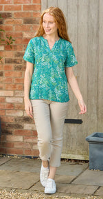 254 FLORAL PRINT LIGHTWEIGHT SHIRRED BODICE TOP