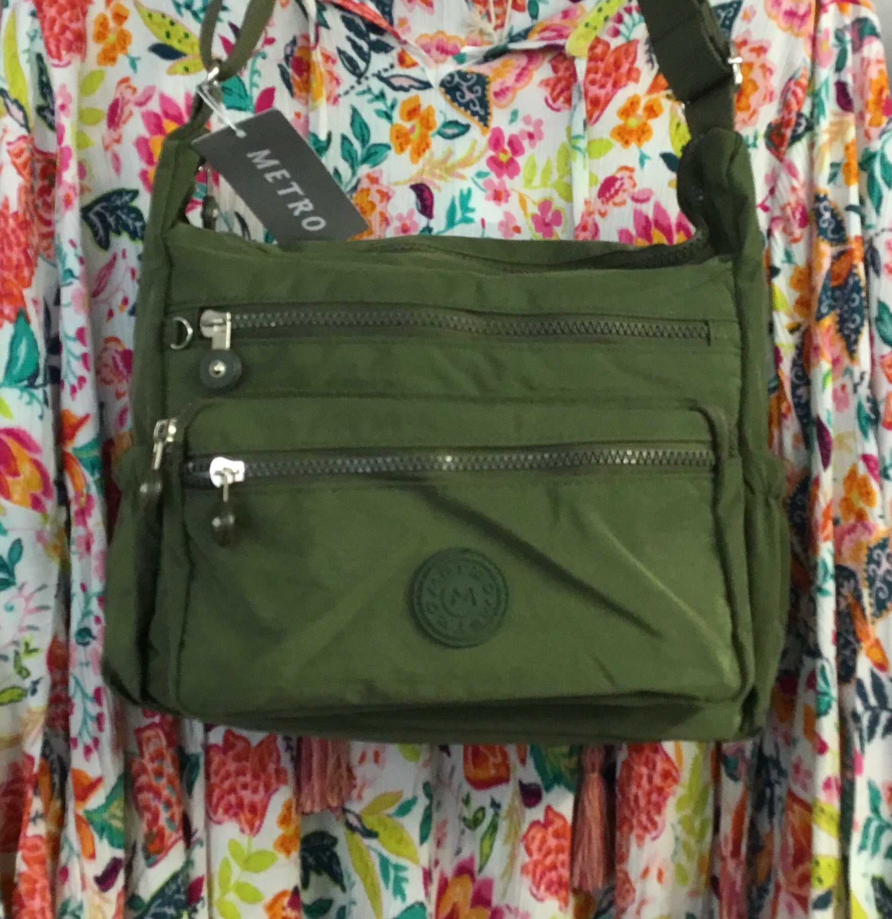 LL-250 Multi Pocket Crossbody Bag