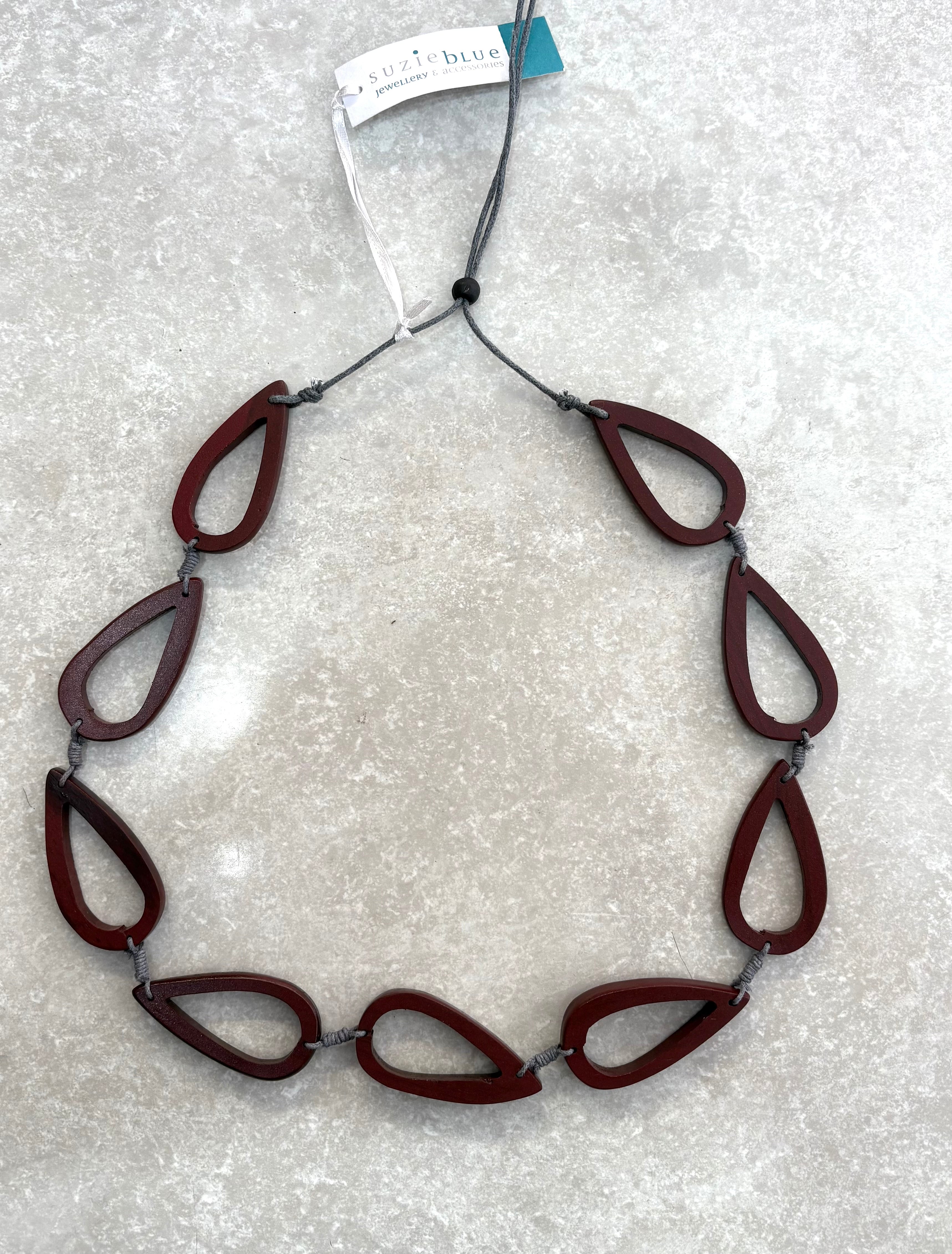 FB6202 SIMPLE WOODEN TEARDROP HOOP NECKLACE