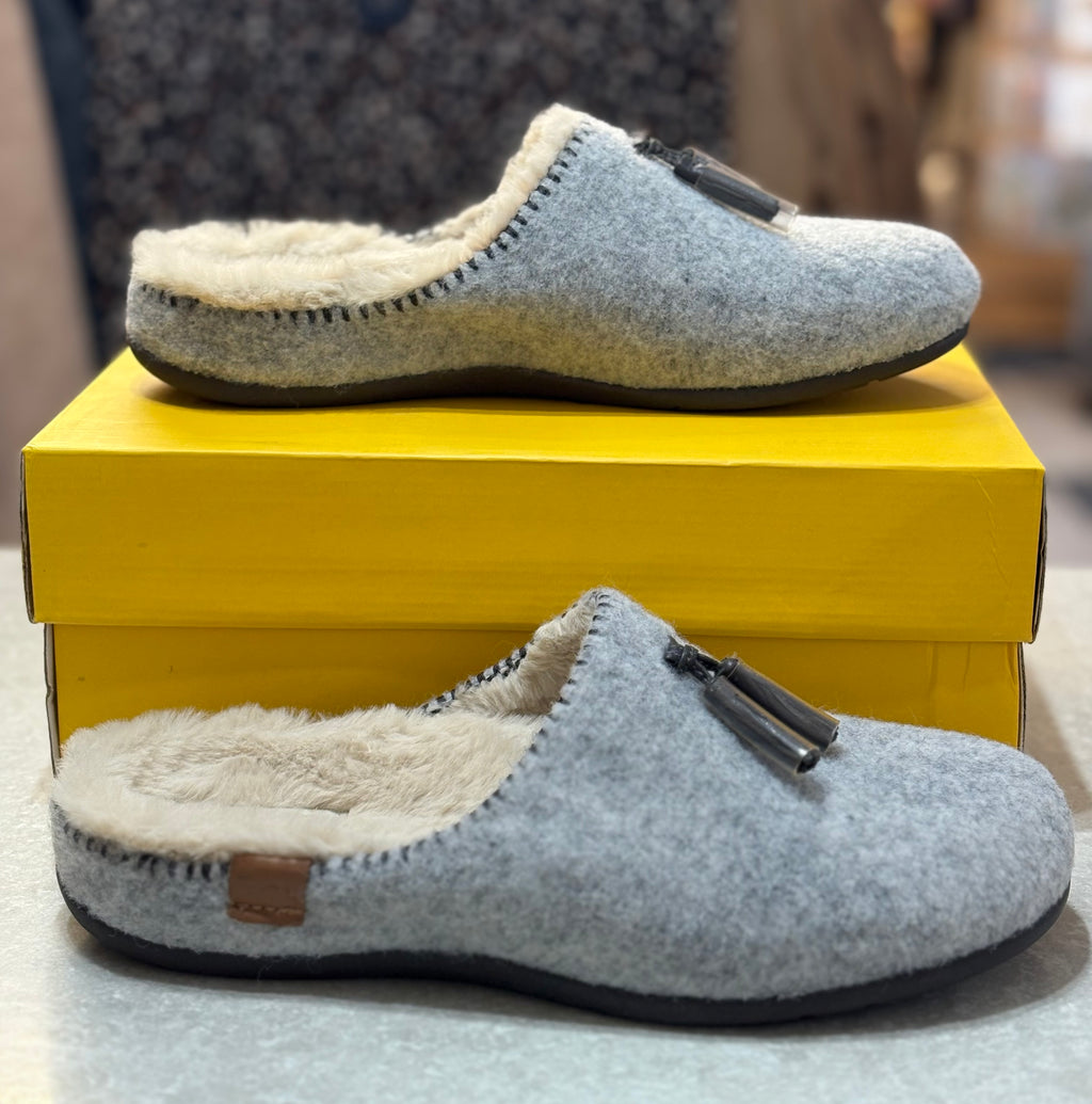 Lille Strive Slipper size 6 Last pair