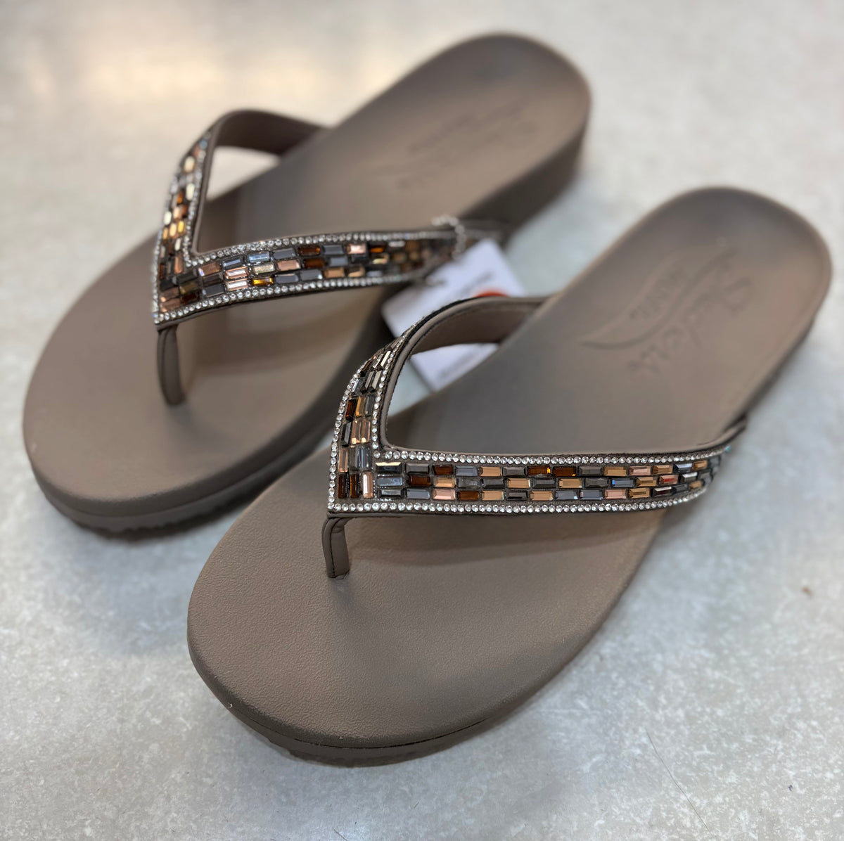 119403 Skechers Arch fit Flip Flops – CHAPEL STREET BOUTIQUE