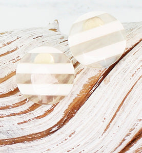 JP1021 STRIPED RESIN STUD EARRINGS