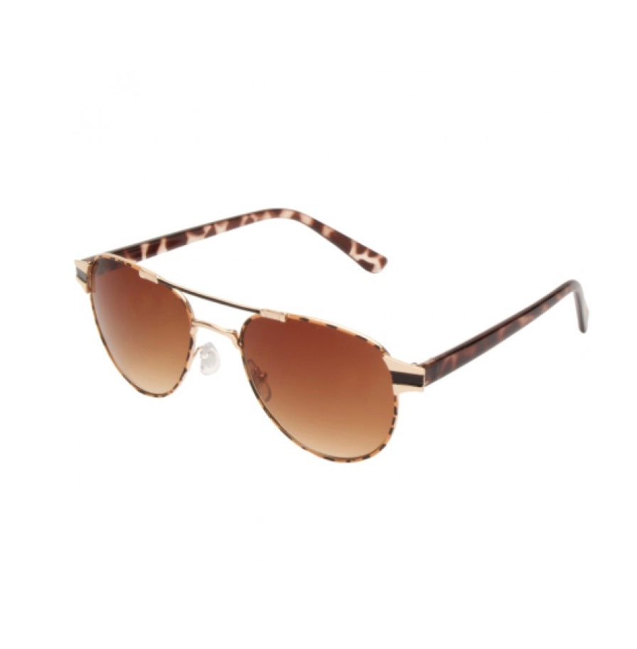 8716 AVIATOR STYLE SUNGLASSES WITH ANIMAL PRINT FRAMES