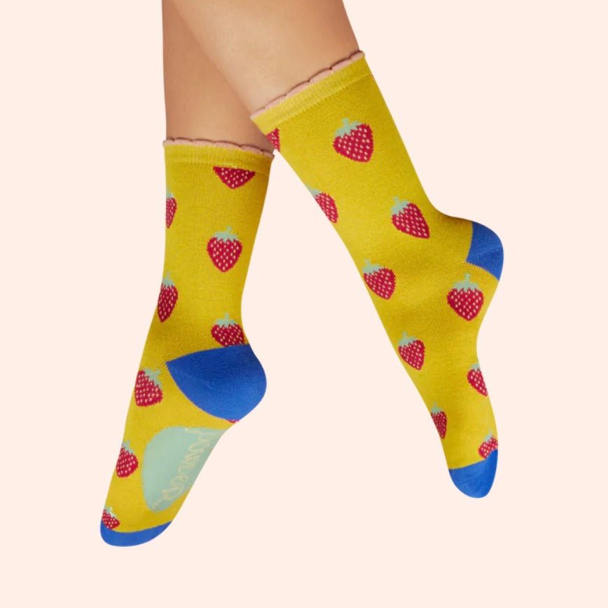 SOC721 Bamboo Succulent Strawberry Ankle Socks