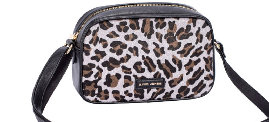 CM7663 Animal Print Camera Bag