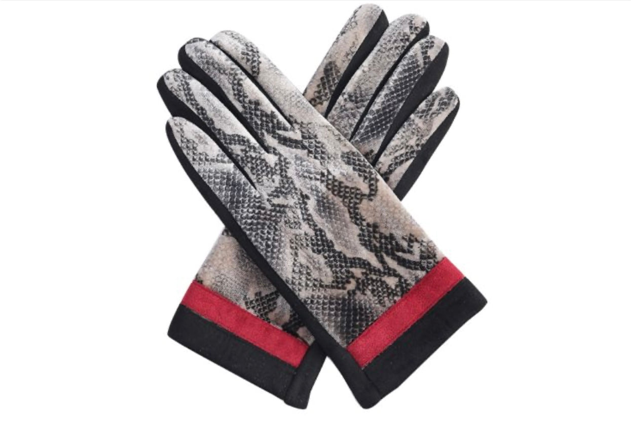 G2004 Faux Velvet Animal Print Gloves
