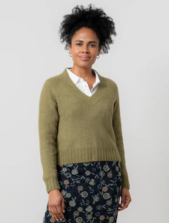 LM25657 WOODCHESTER V-NECK BOXY KNIT JUMPER MOSS