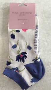 Skt025 Ditsy Floral Trainer Socks