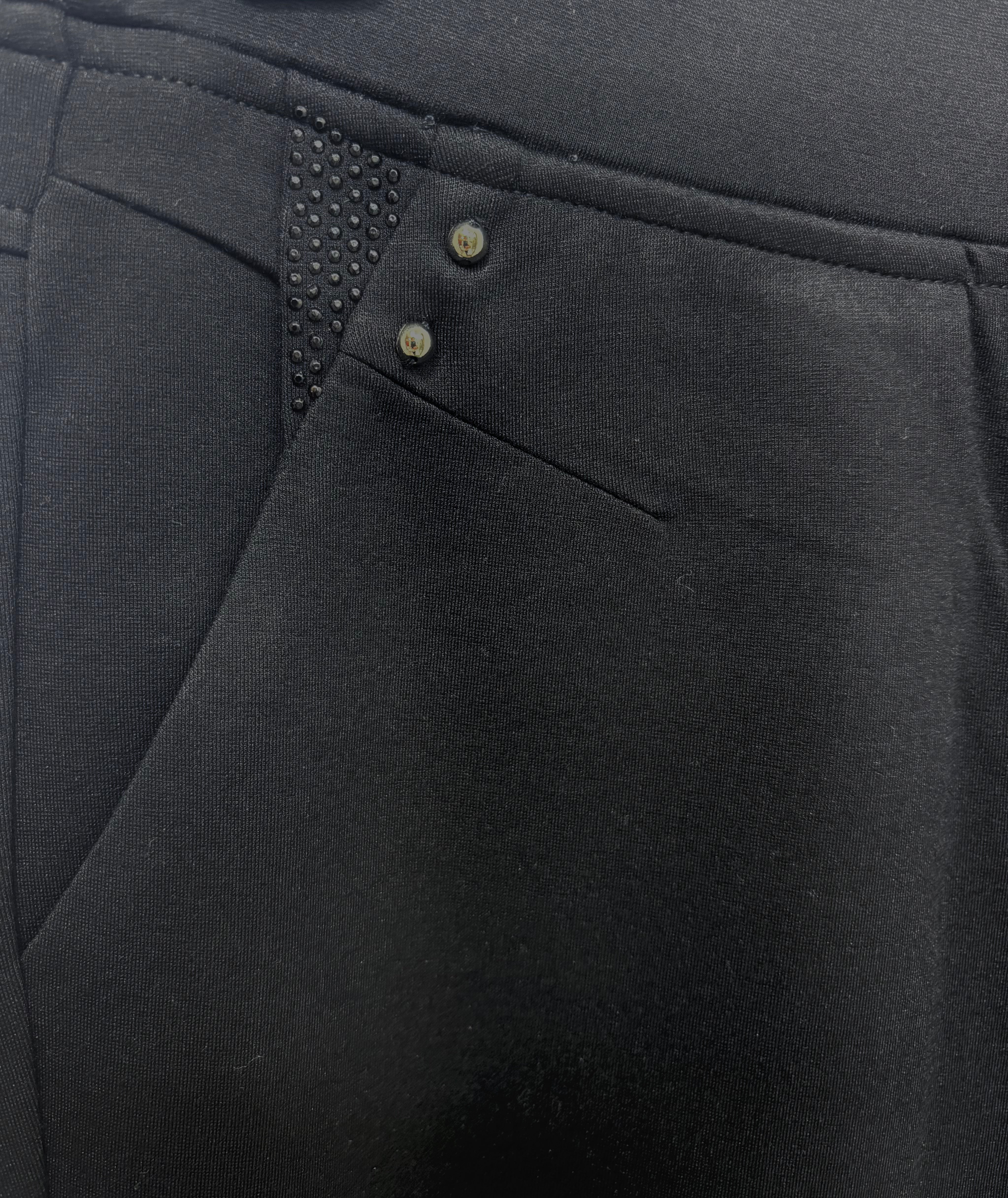 13036 Ponte Pull up Trouser with pocket detail