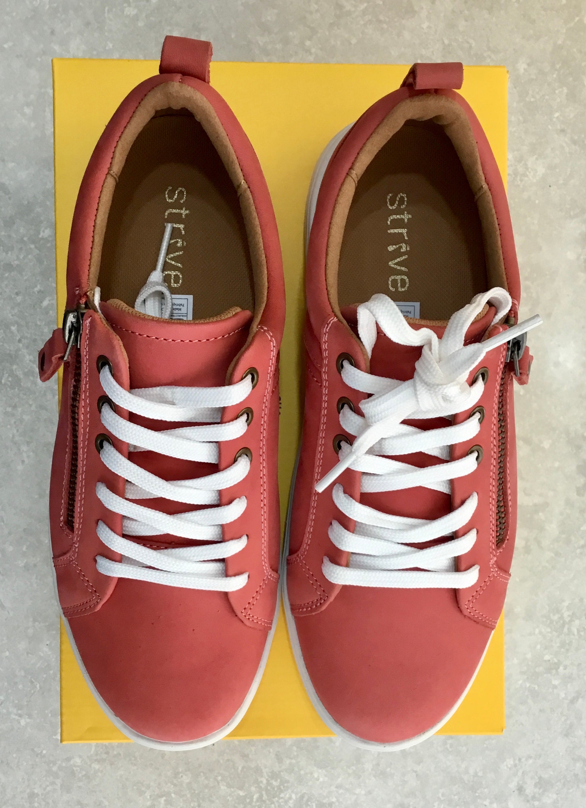 Strive Trainer Talia Sunset Coral