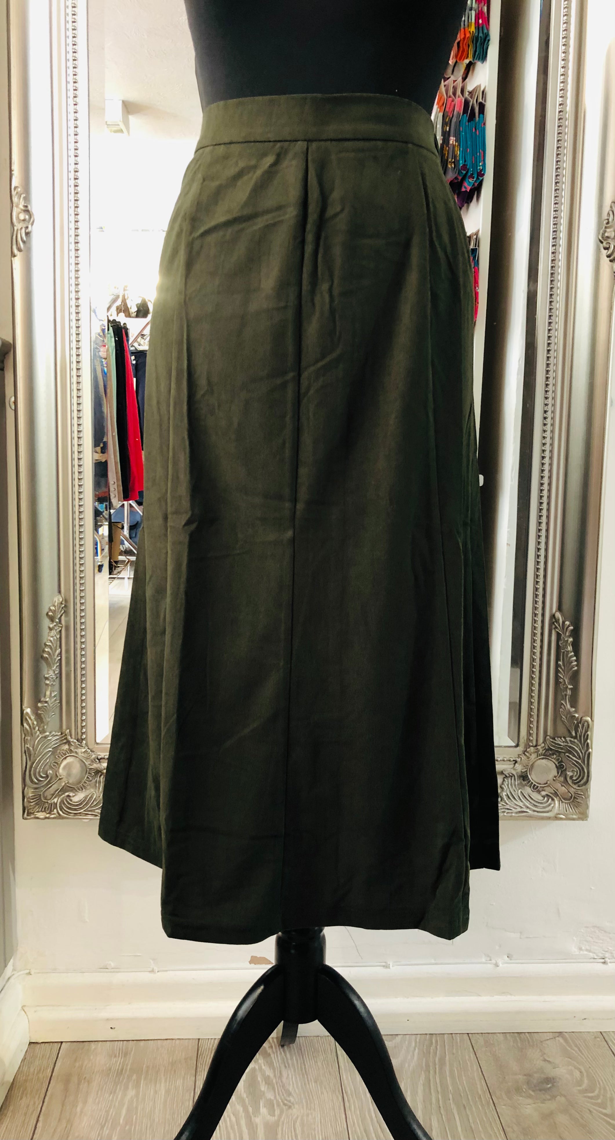 570SK A-Line Corduroy Skirt