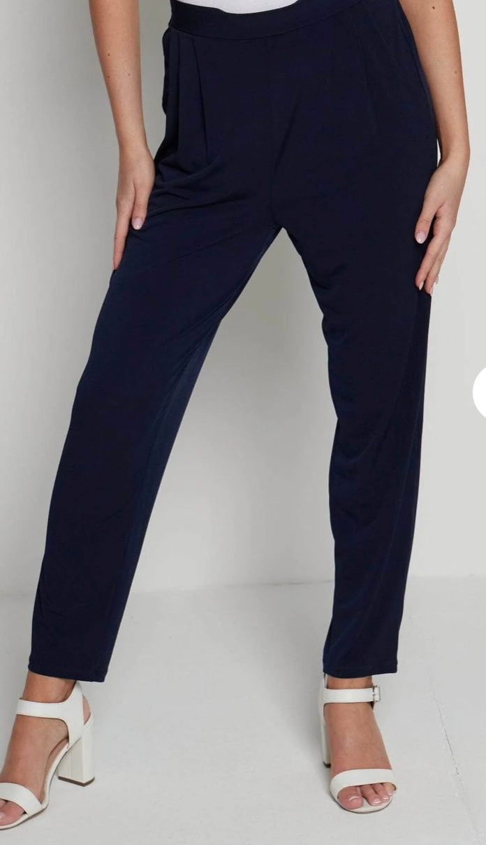 Essential Tapered Trousers with Pockets
