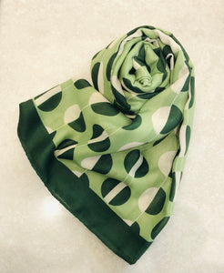 23010 Little Circles Scarf