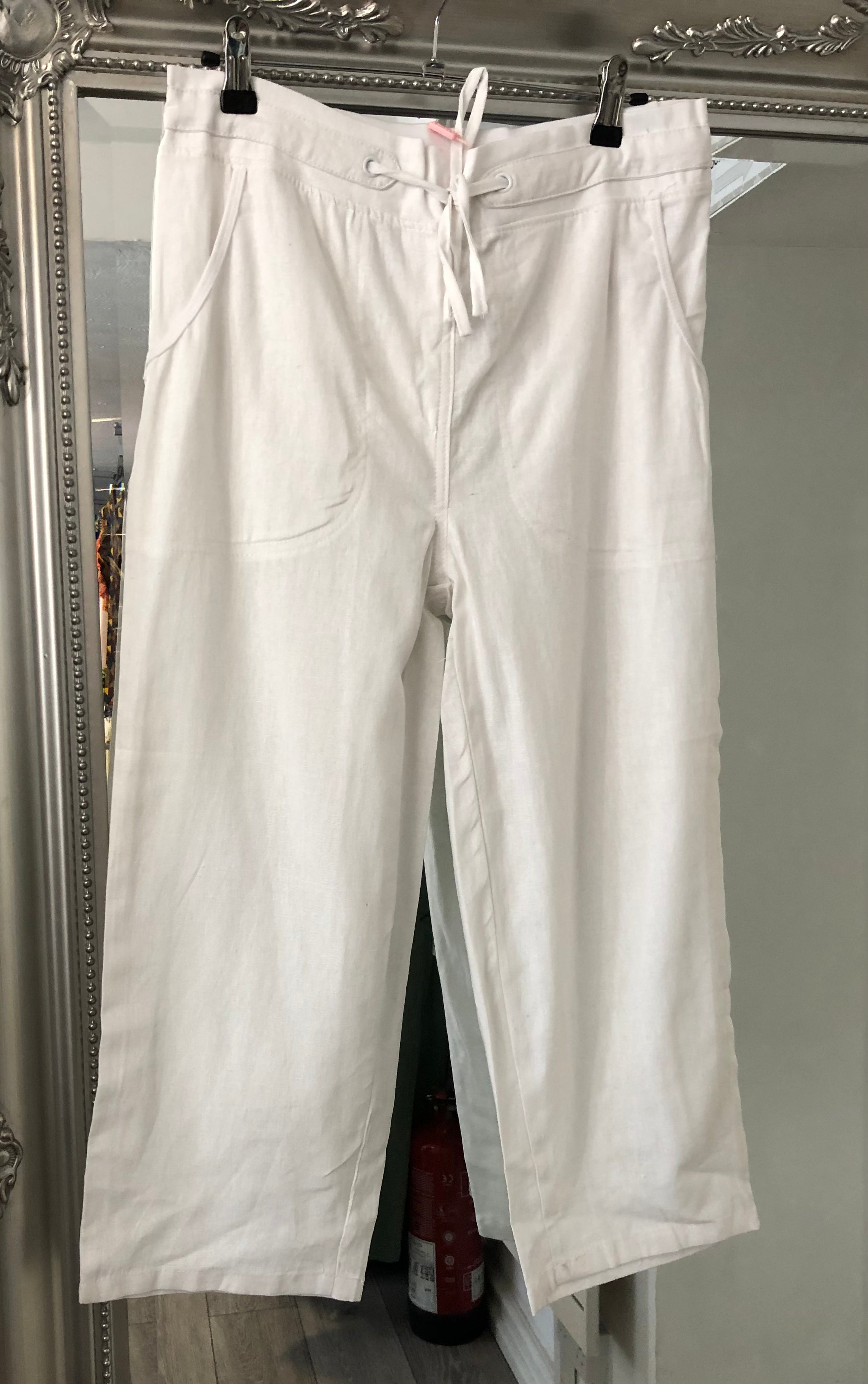 Linen 3/4 Crop Trousers