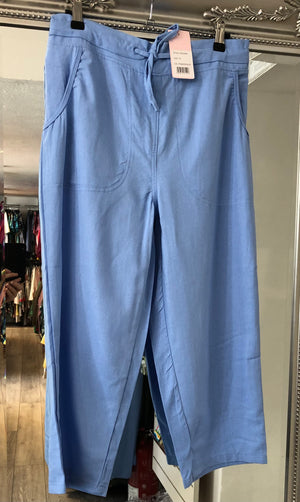 Linen 3/4 Crop Trousers