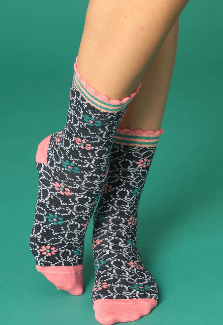 Daisy Chain Socks